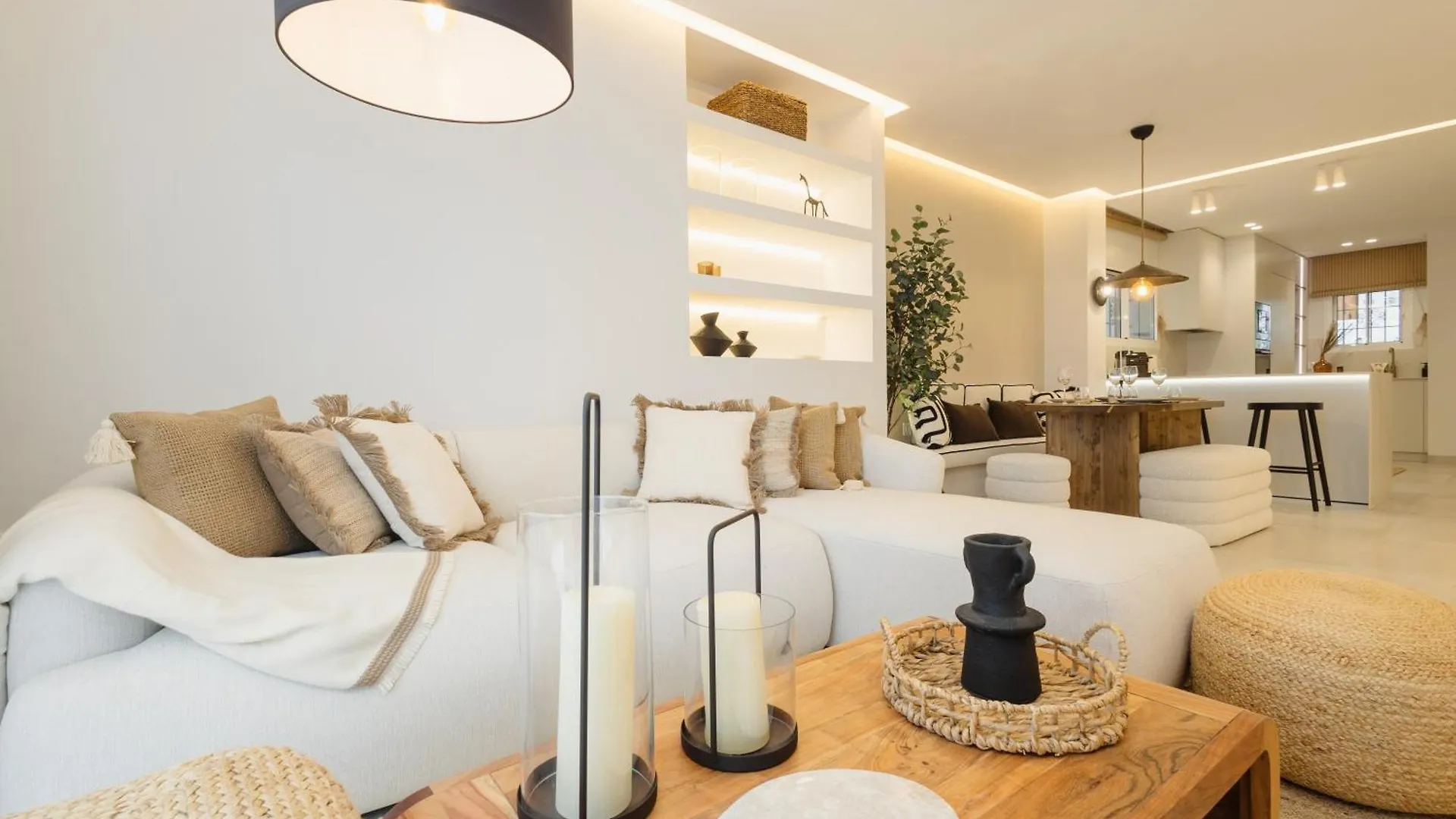 Apartment Modern First Floor Apartment, With Private Terrace Garden And Barbecue, In First Line Of Aloha Golf, In Nueva Andalucia Marbella