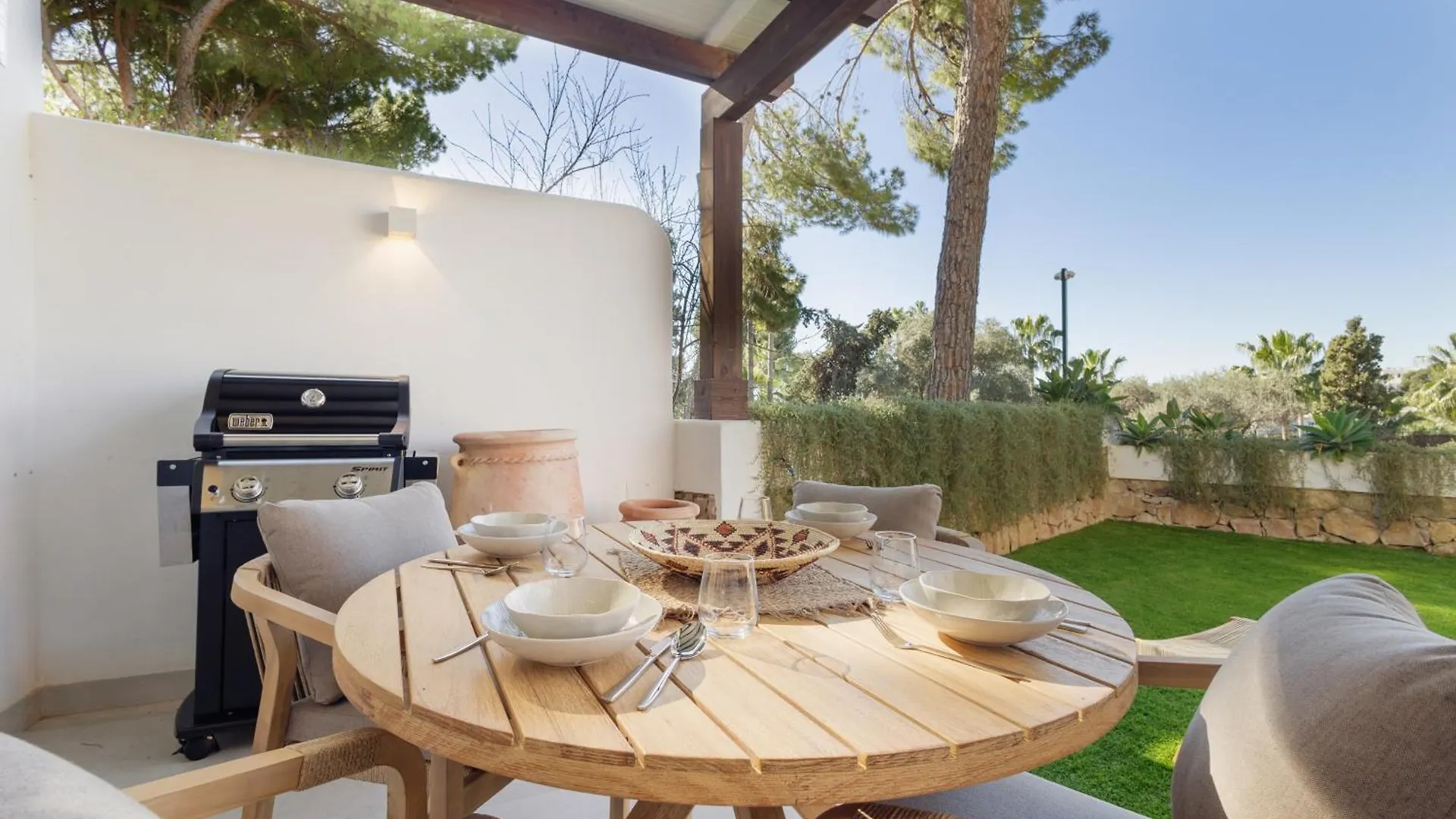 Modern First Floor Apartment, With Private Terrace Garden And Barbecue, In First Line Of Aloha Golf, In Nueva Andalucia Marbella Spanien