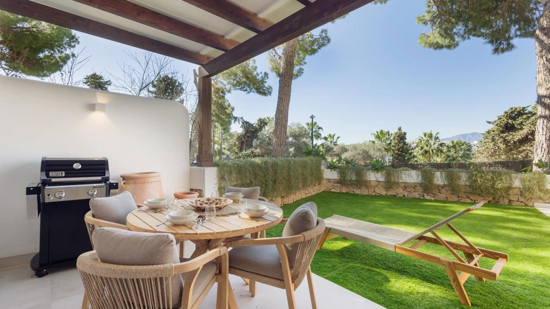 Modern First Floor Apartment, With Private Terrace Garden And Barbecue, In First Line Of Aloha Golf, In Nueva Andalucia Marbella 0*,